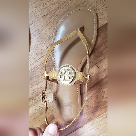 Tori Burch Ali Thong Sandal - Picture 3 of 7